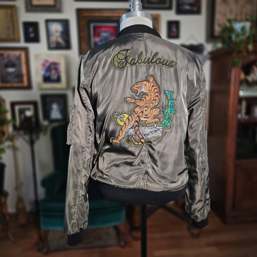Love Tree Bomber Jacket Olive Green Satin Tiger Embroidered Fabulous L Womens